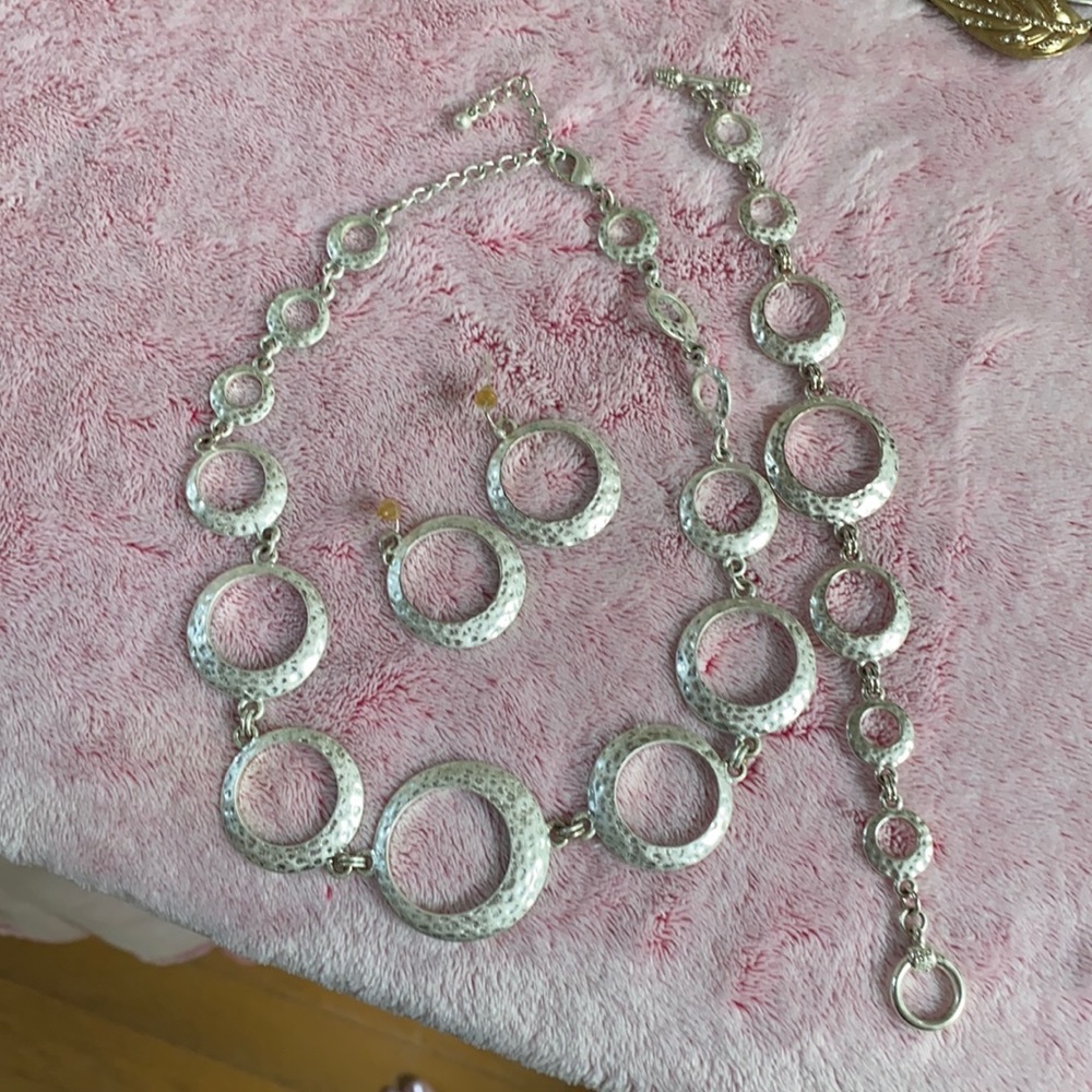 Silver circle set
